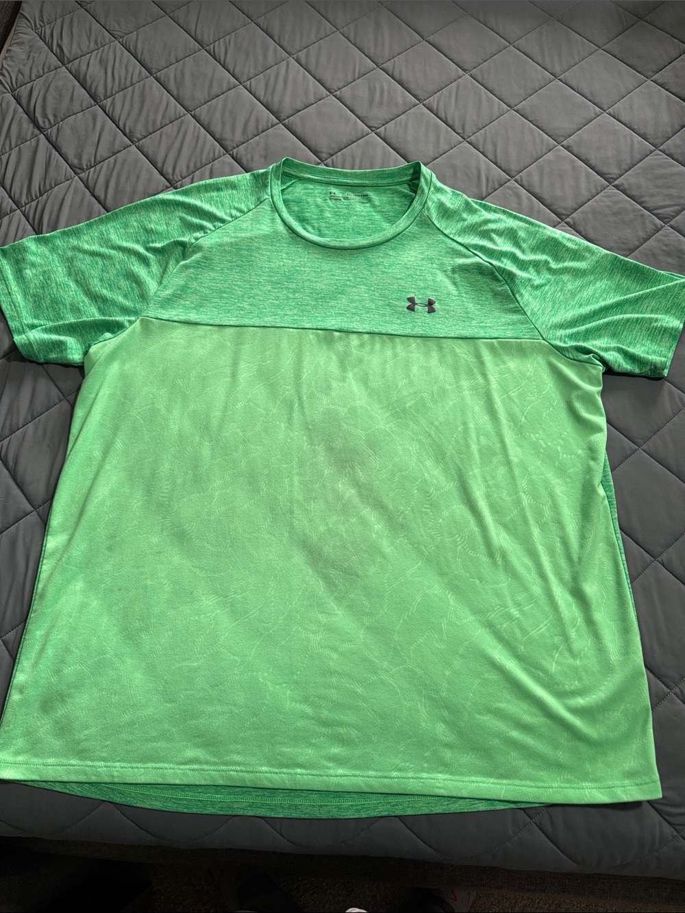 Under Armour Men’s Neon Green Short-Sleeve Athletic Tee